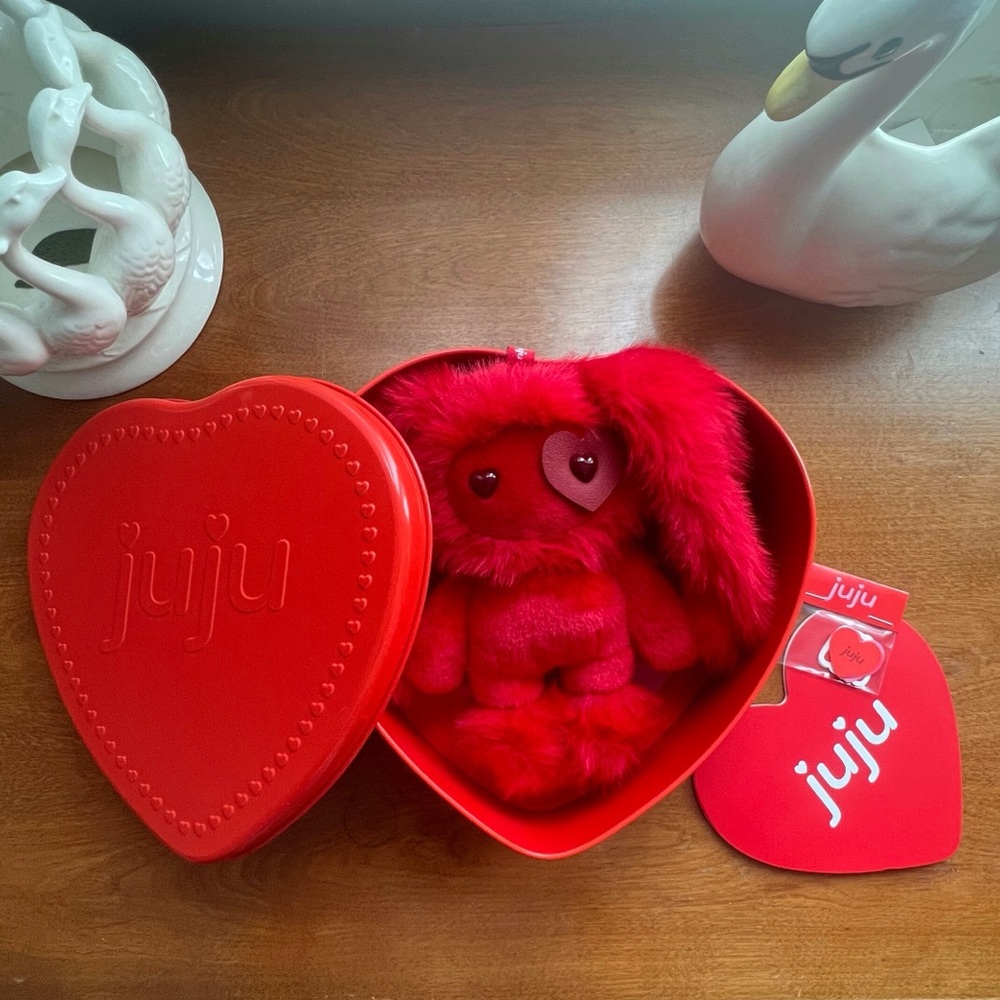 CJ Hendry JuJu collectible keychain blind box Punch